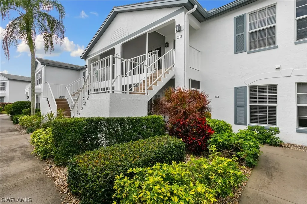 Naples FL, 829 Tanbark Drive, Unit 103