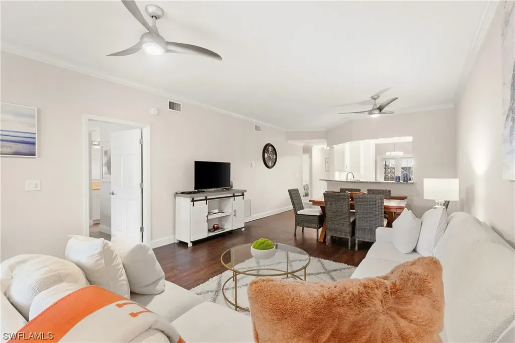 829 Tanbark Drive Naples FL 34108