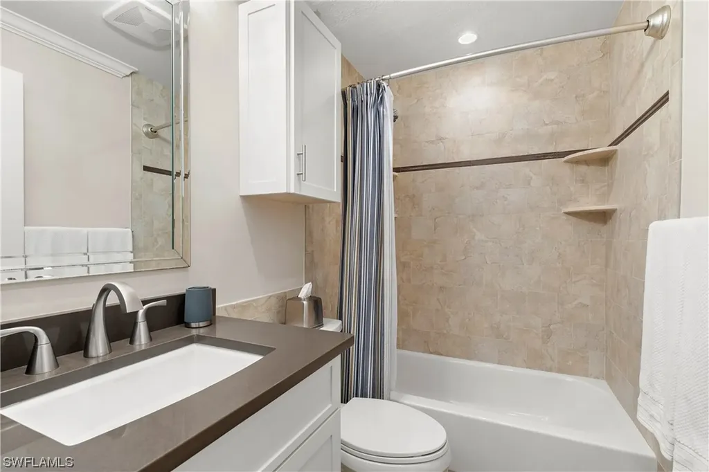 829 Tanbark Drive Naples FL 34108