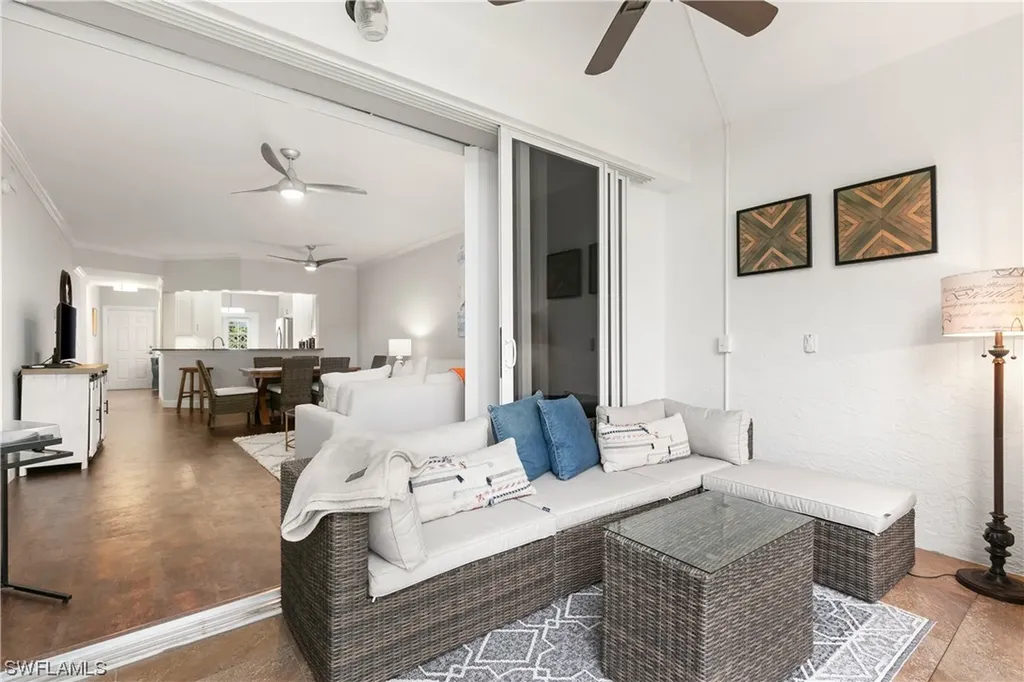 829 Tanbark Drive Naples FL 34108