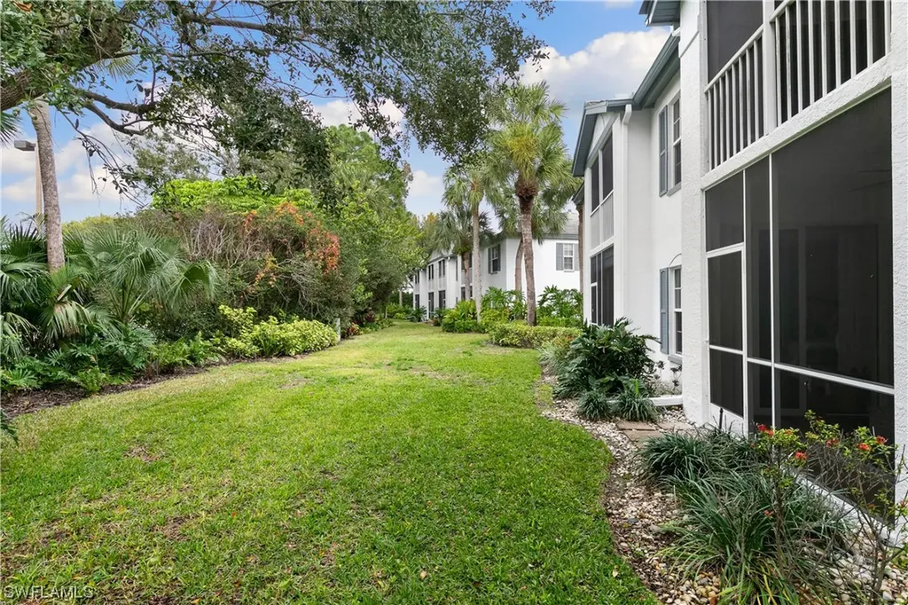 829 Tanbark Drive Naples FL 34108