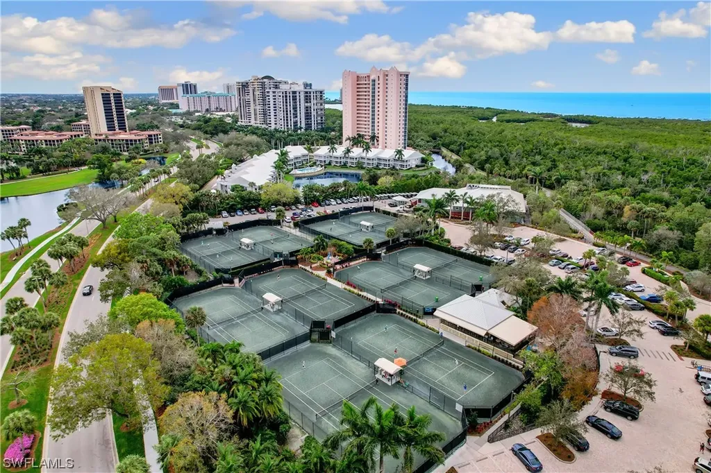 829 Tanbark Drive Naples FL 34108