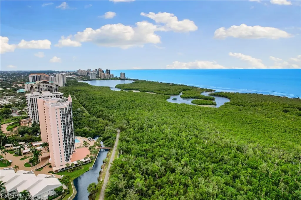 829 Tanbark Drive Naples FL 34108