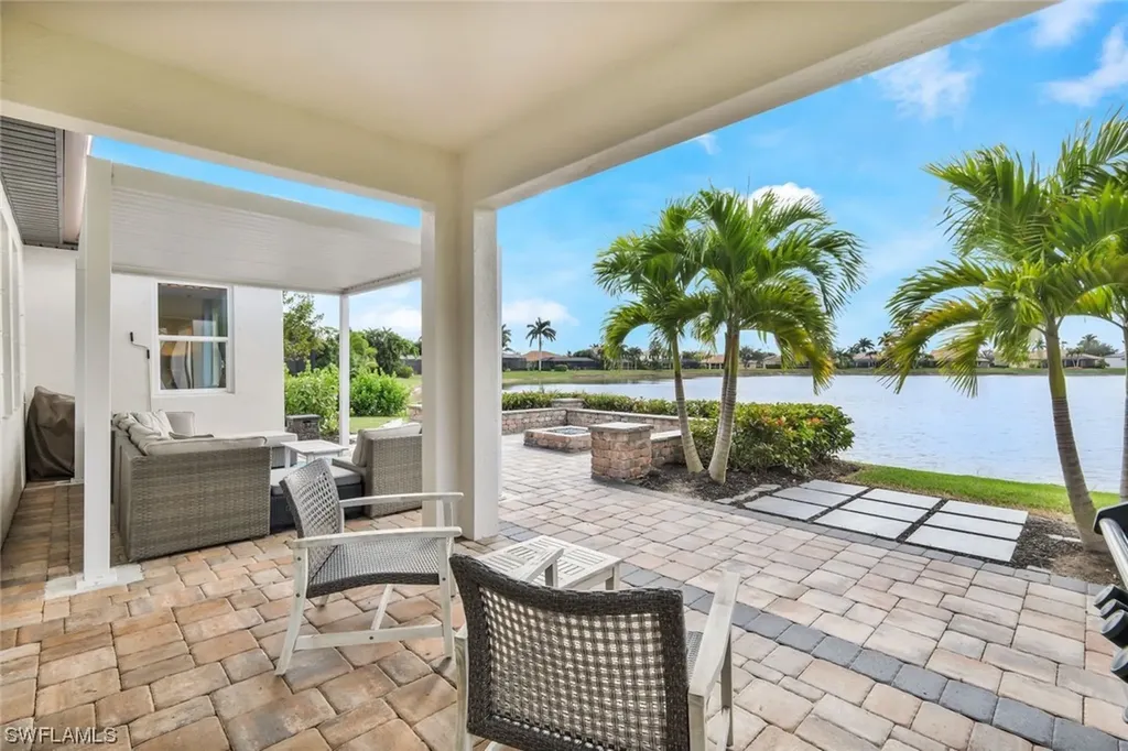 2128 Grove Drive Naples FL 34120