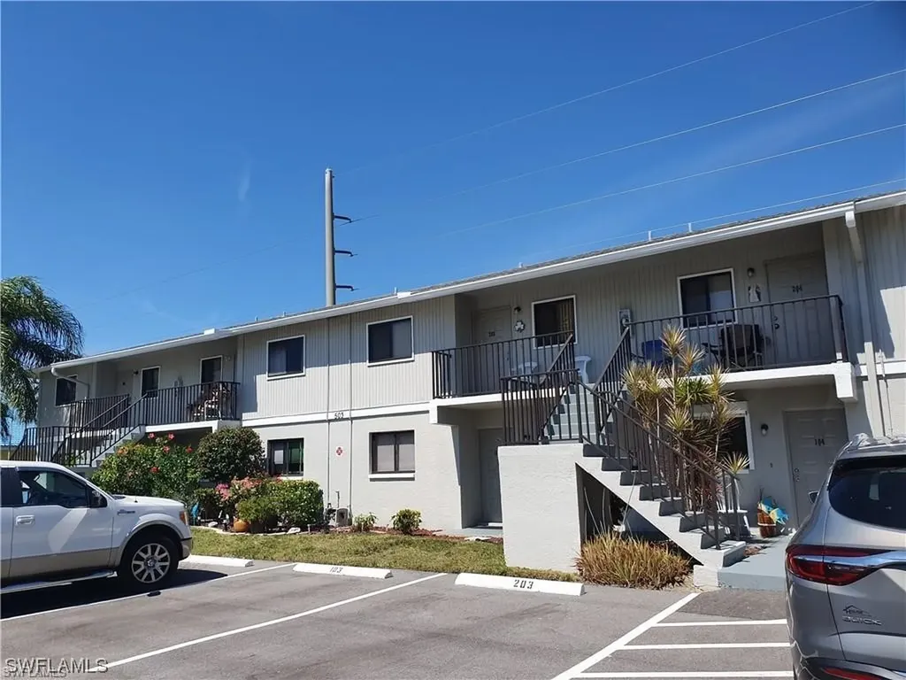 503 Cape Coral Parkway W Cape Coral FL 33914