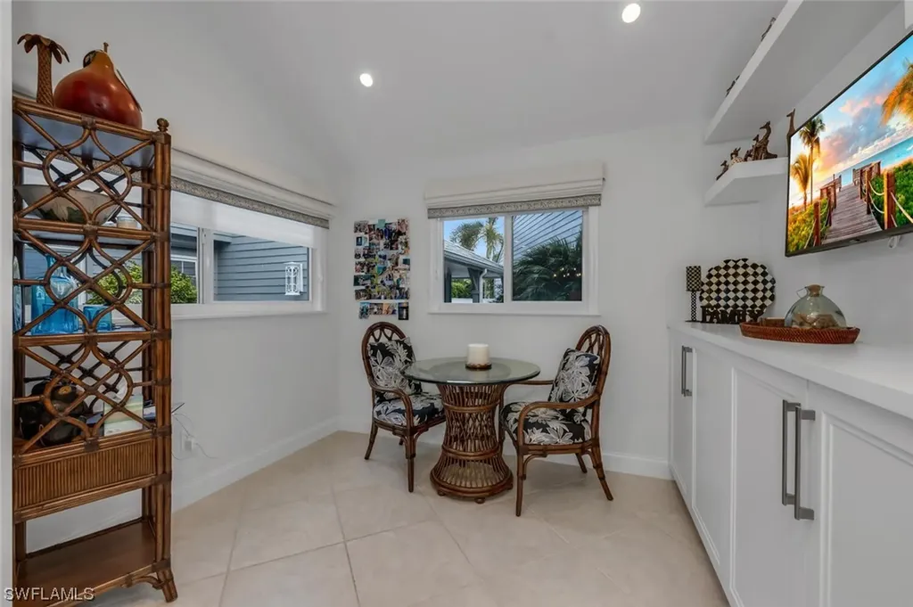 637 Bridgeway Lane Naples FL 34108