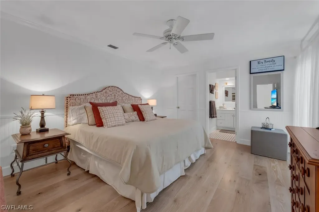 637 Bridgeway Lane Naples FL 34108