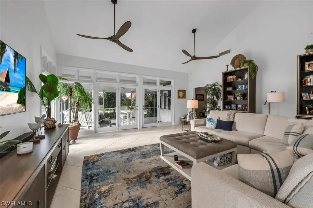 637 Bridgeway Lane Naples FL 34108