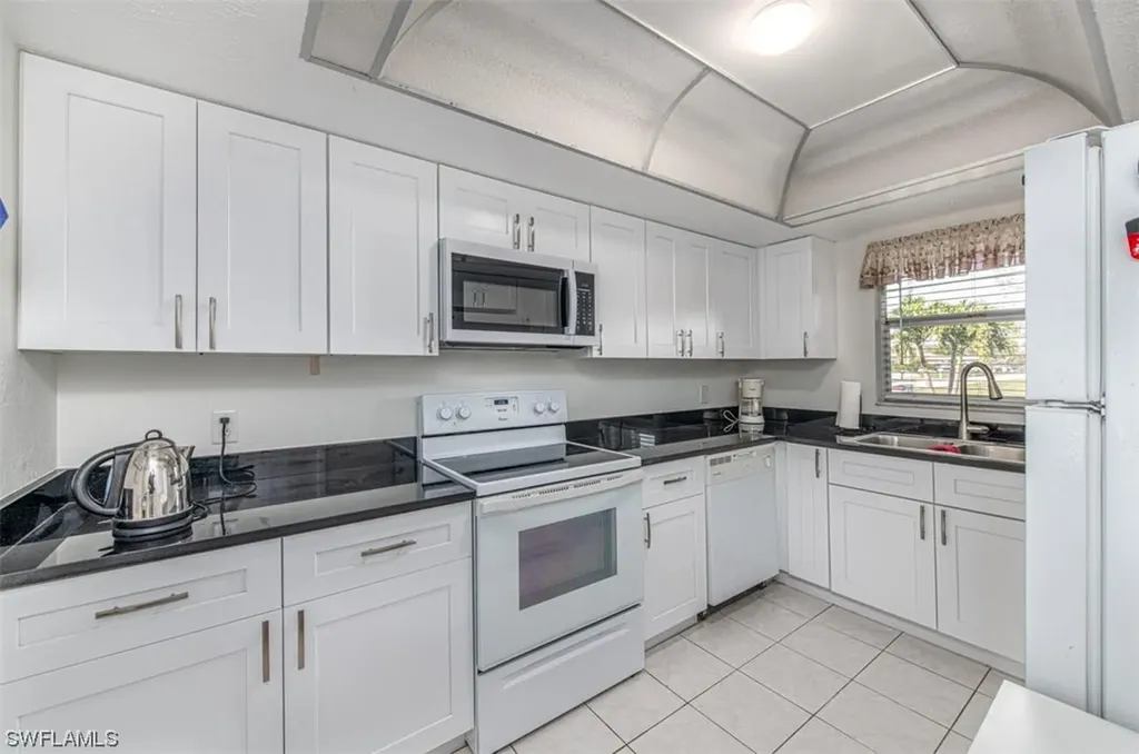 834 SE 46th Street Cape Coral FL 33904