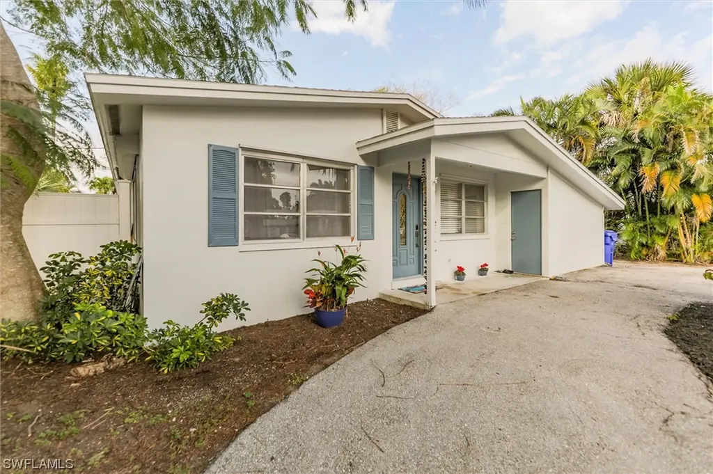1031 22nd Avenue N Naples FL 34103