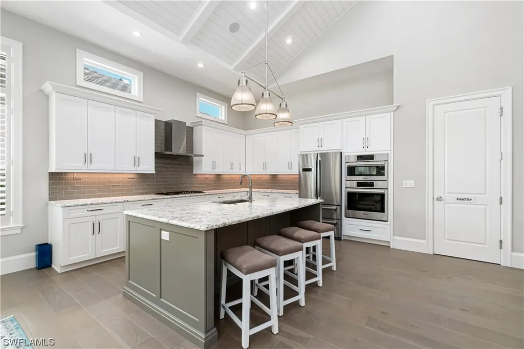 6823 Mangrove Avenue Naples FL 34109
