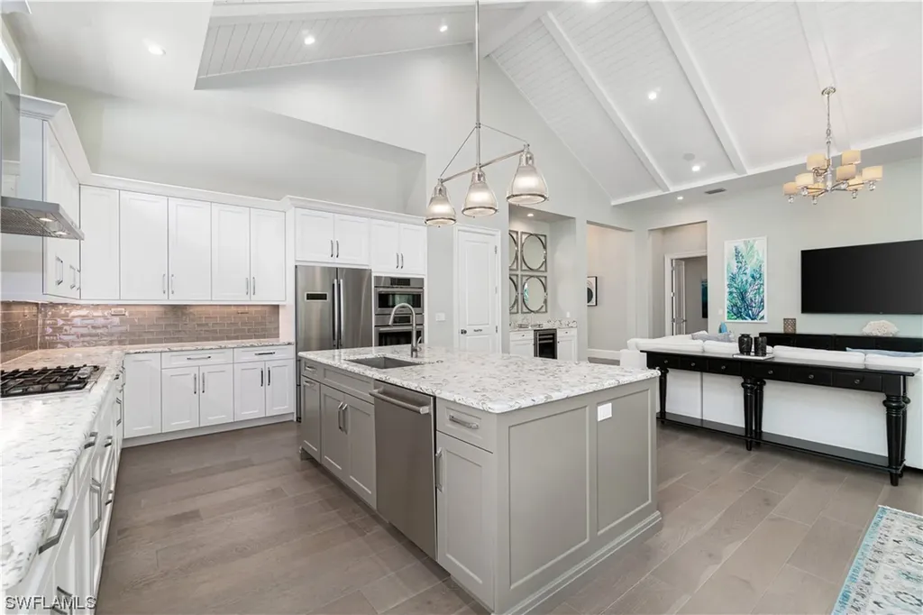 6823 Mangrove Avenue Naples FL 34109