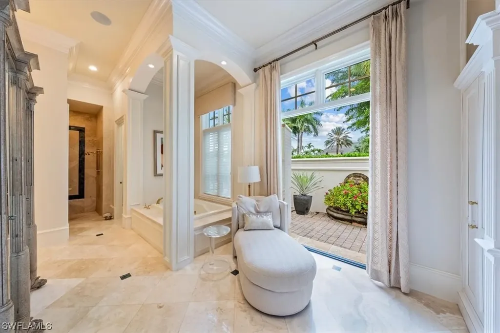 6547 Highcroft Drive Naples FL 34119