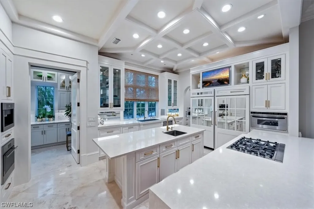 6547 Highcroft Drive Naples FL 34119