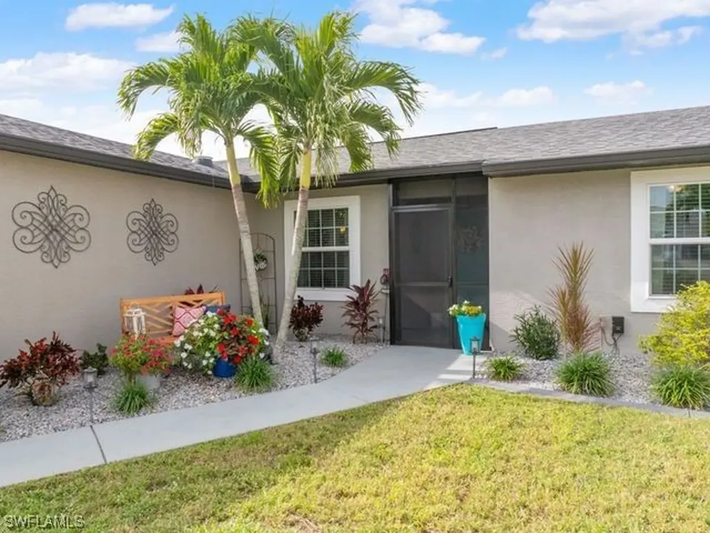 606 SW 10th Place Cape Coral FL 33991