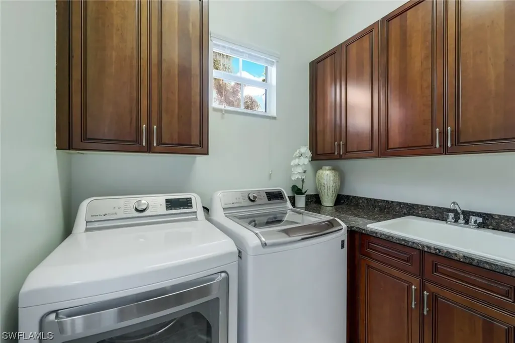 7688 Cottesmore Drive Naples FL 34113