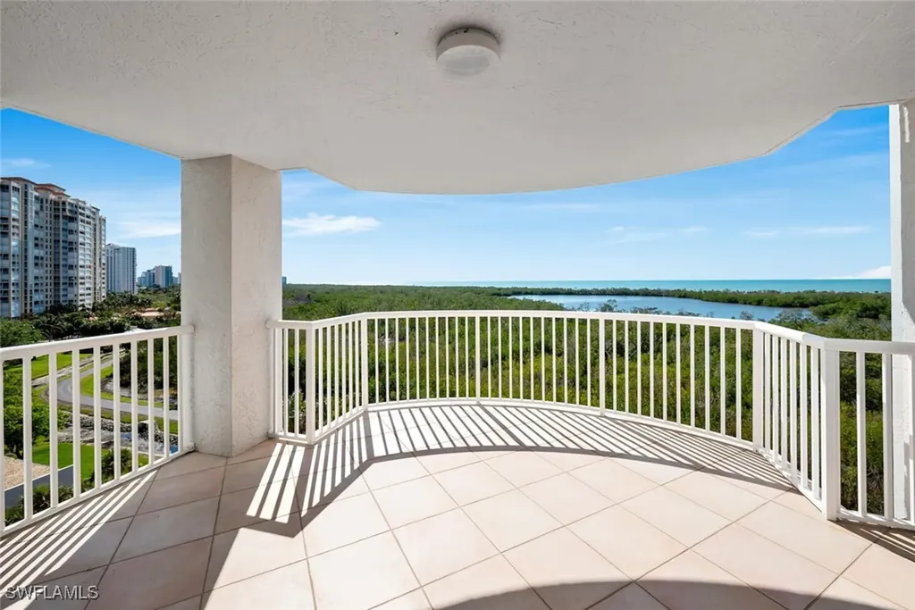6849 Grenadier Boulevard Naples FL 34108