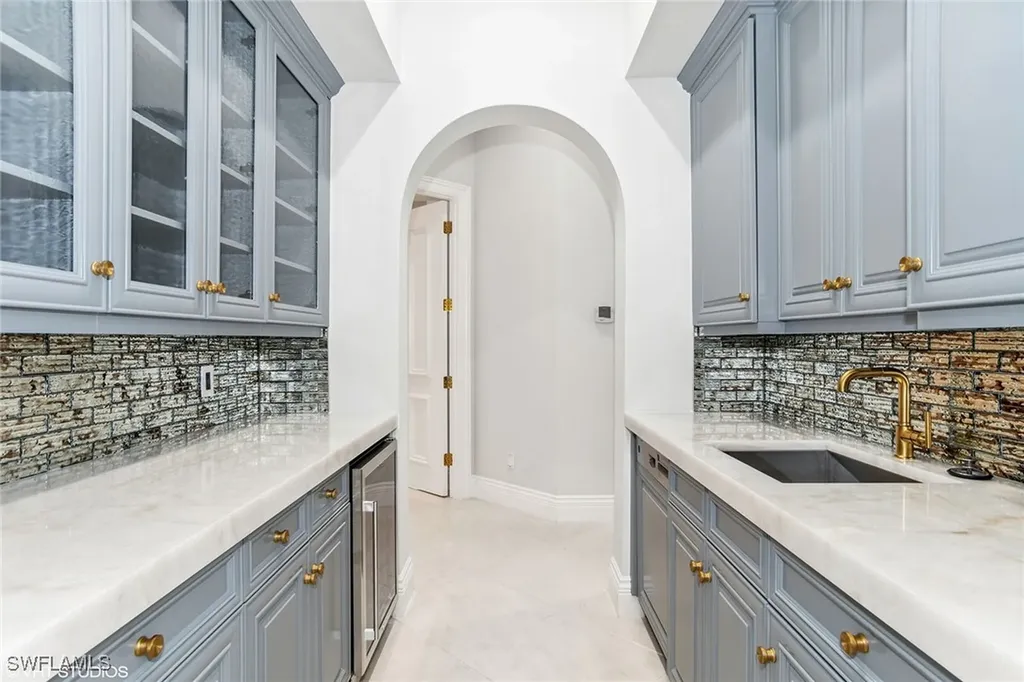4436 Wayside Drive Naples FL 34119