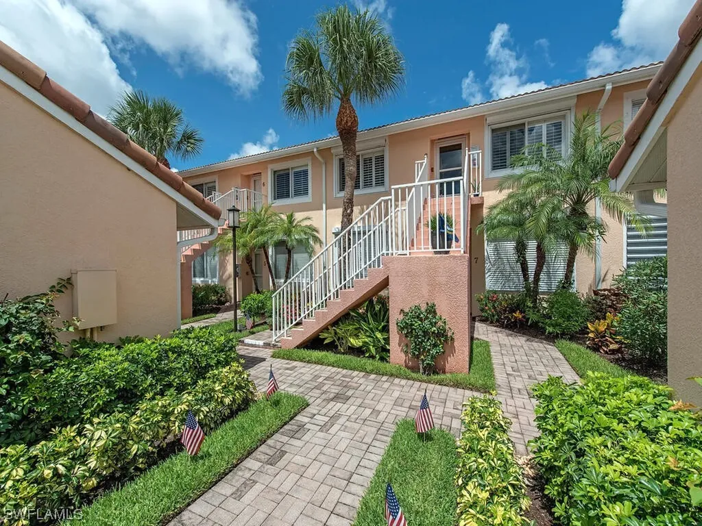 2370 Hidden Lake Court Naples FL 34112