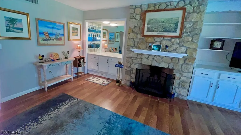 418 Meadowlark Lane Naples FL 34105