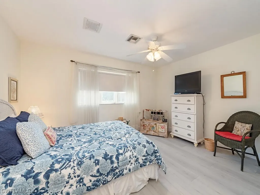 418 Meadowlark Lane Naples FL 34105