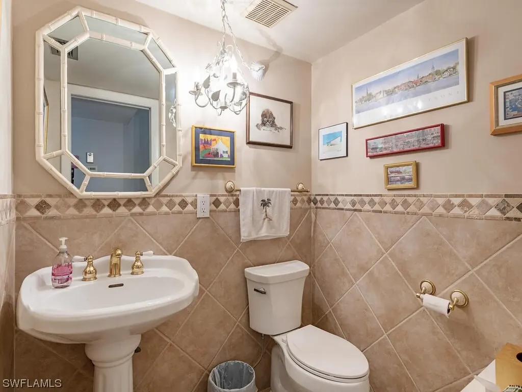 418 Meadowlark Lane Naples FL 34105