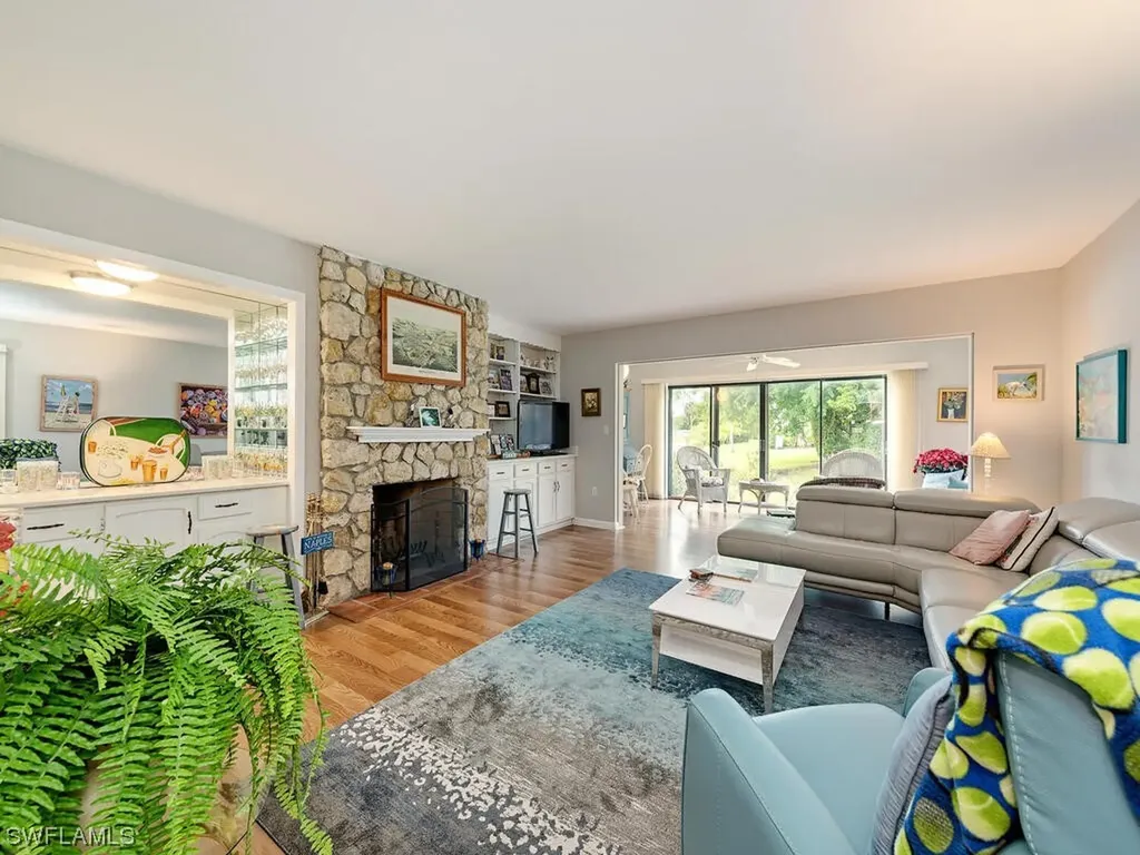 418 Meadowlark Lane Naples FL 34105