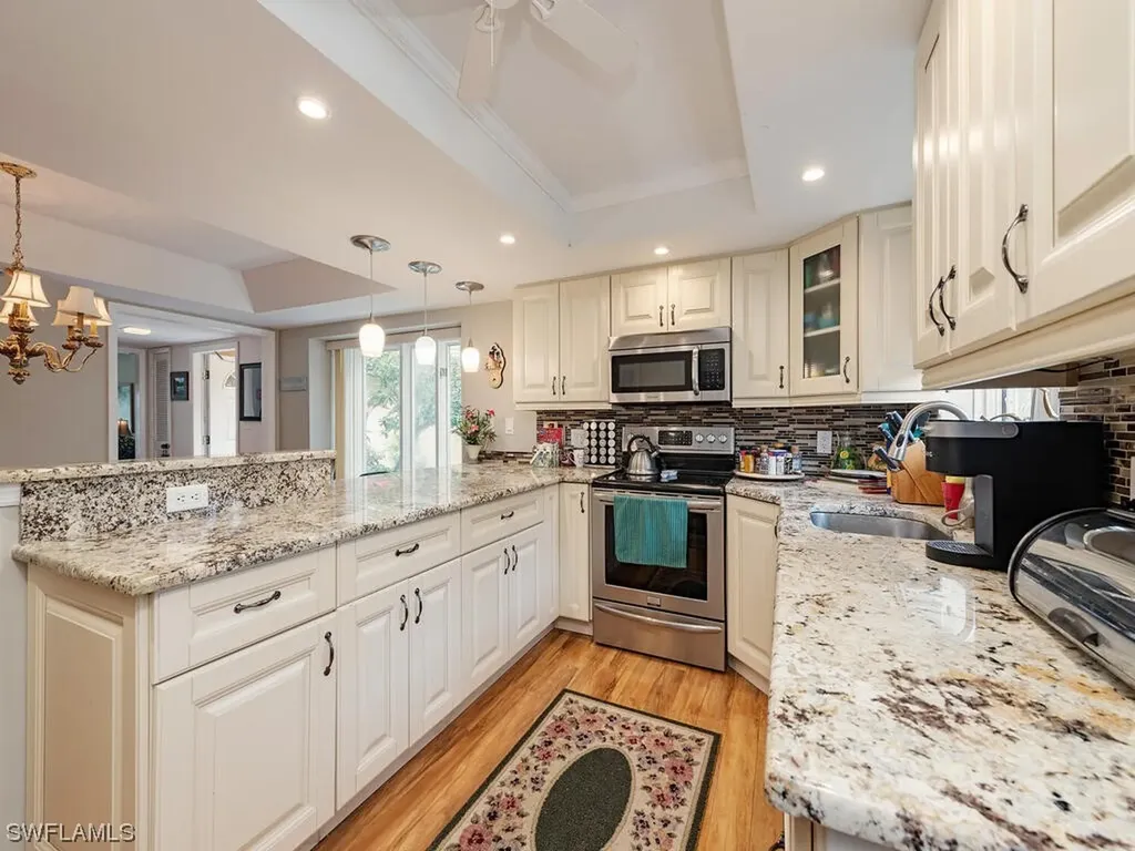 418 Meadowlark Lane Naples FL 34105