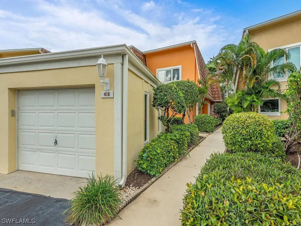 418 Meadowlark Lane Naples FL 34105