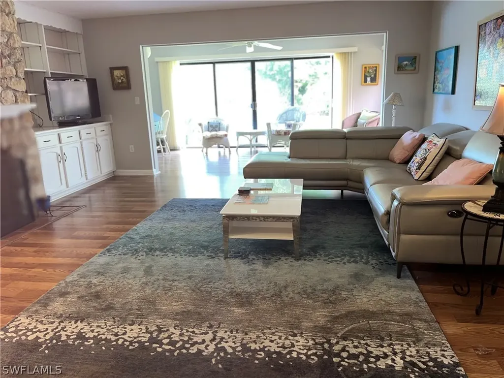 418 Meadowlark Lane Naples FL 34105