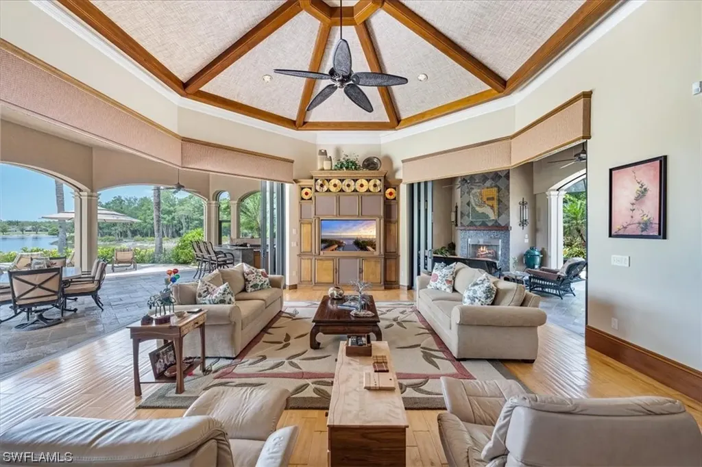 4473 Wayside Drive Naples FL 34119