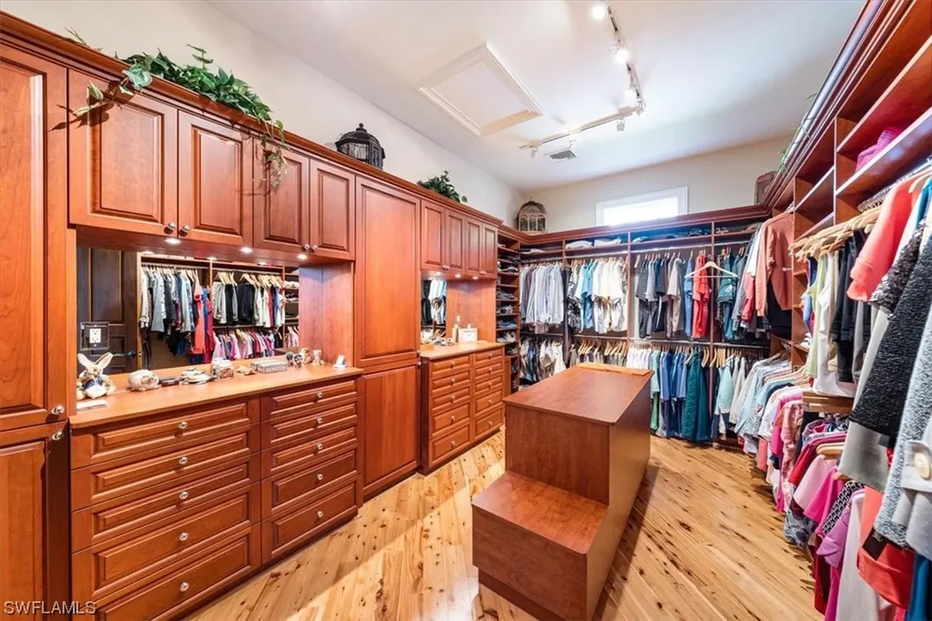 4473 Wayside Drive Naples FL 34119