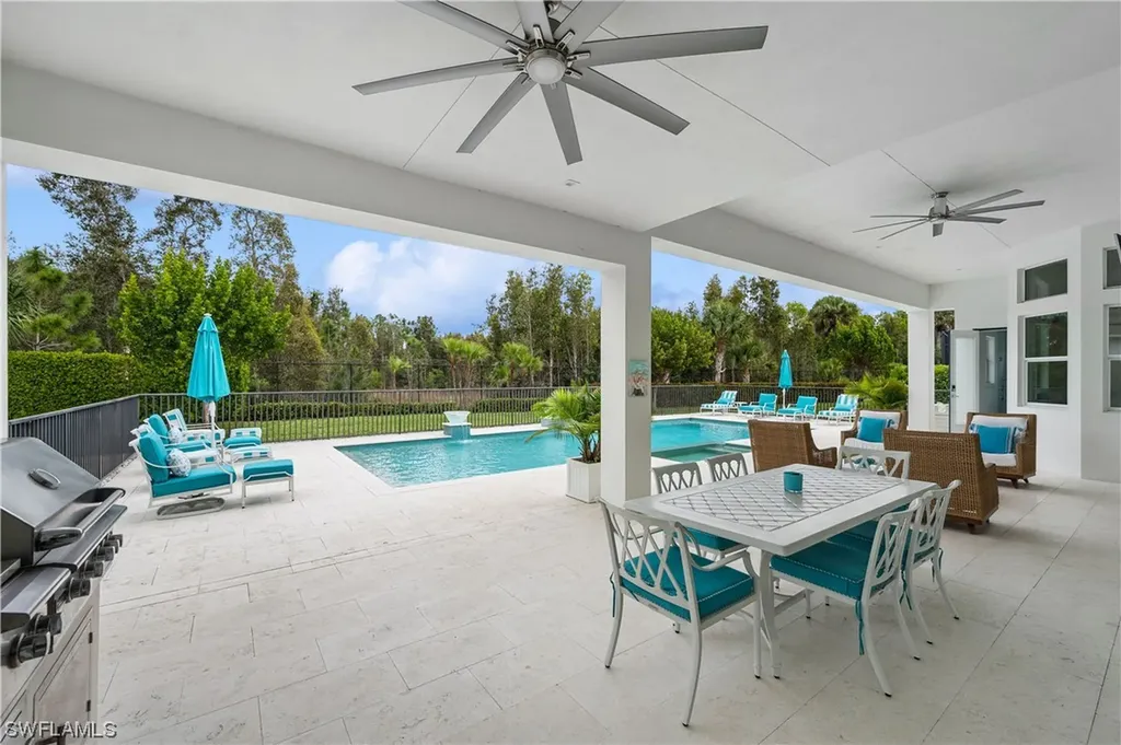 8955 Redonda Drive Naples FL 34114