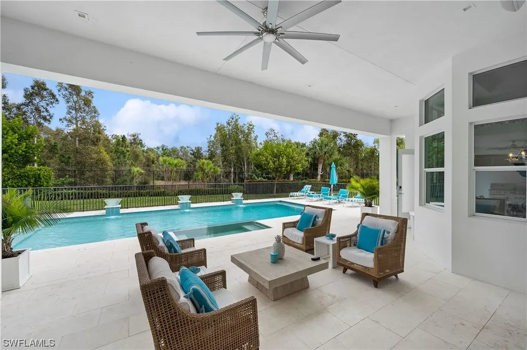 8955 Redonda Drive Naples FL 34114