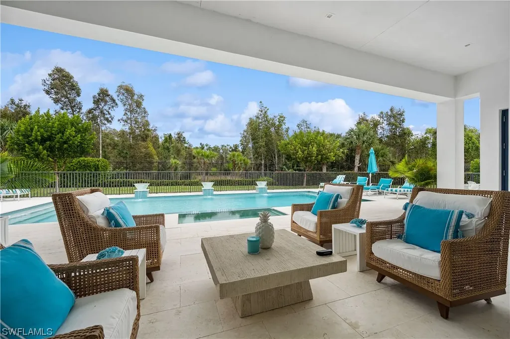 8955 Redonda Drive Naples FL 34114