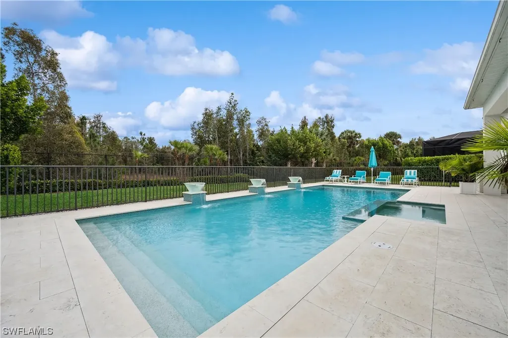 8955 Redonda Drive Naples FL 34114