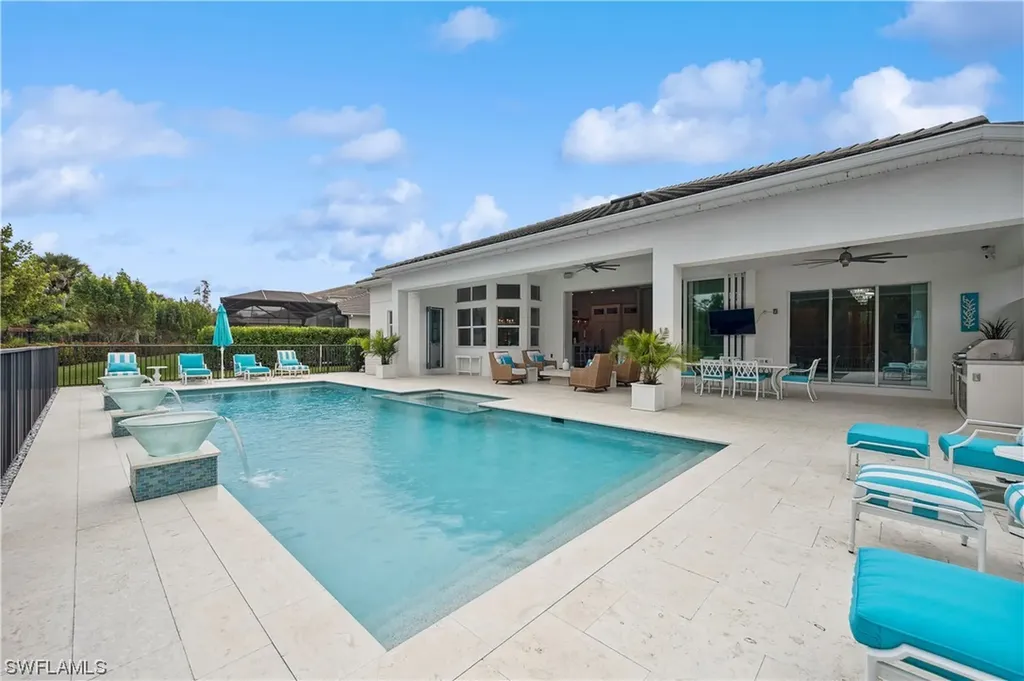 8955 Redonda Drive Naples FL 34114