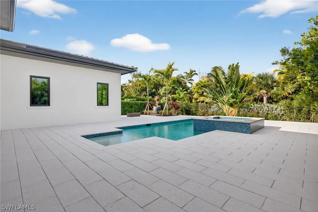 2055 Cambridge Park Drive Naples FL 34109