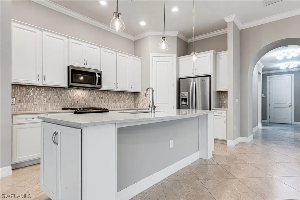 7182 Wilton Drive Naples FL 34109