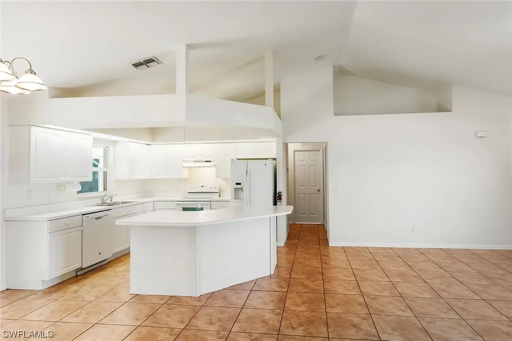 1108 NE 15th Street Cape Coral FL 33909