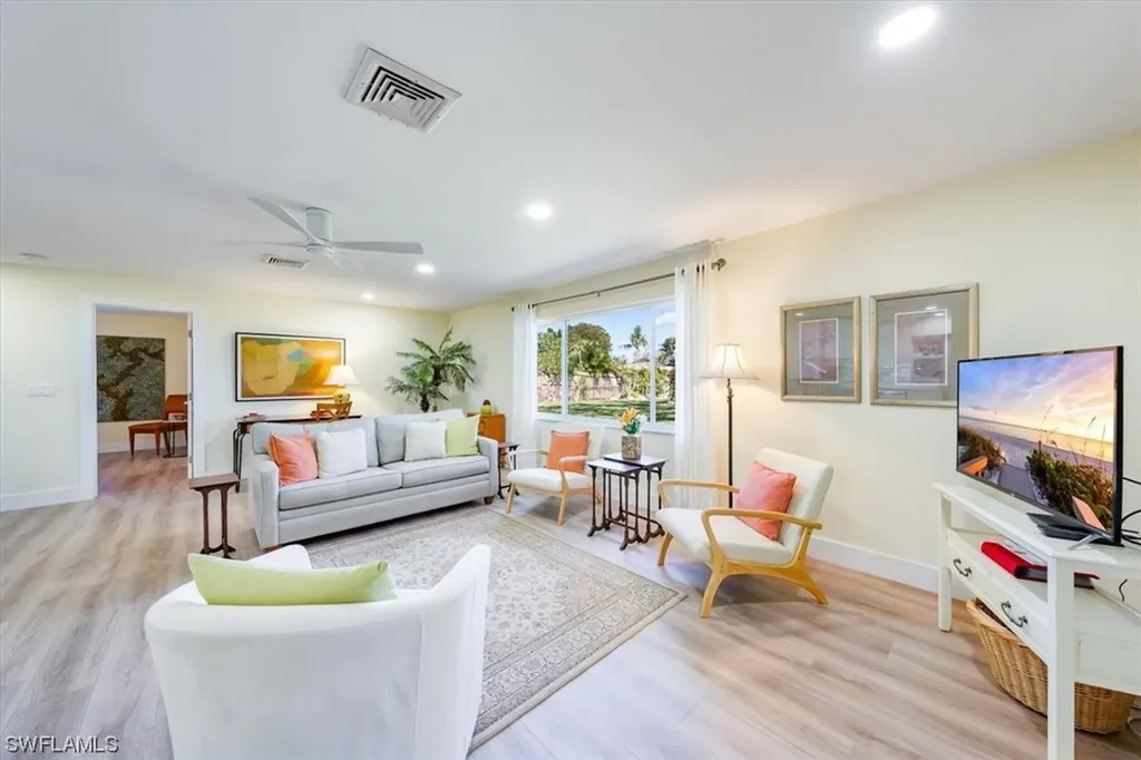 24 Crooked Lane Naples FL 34112