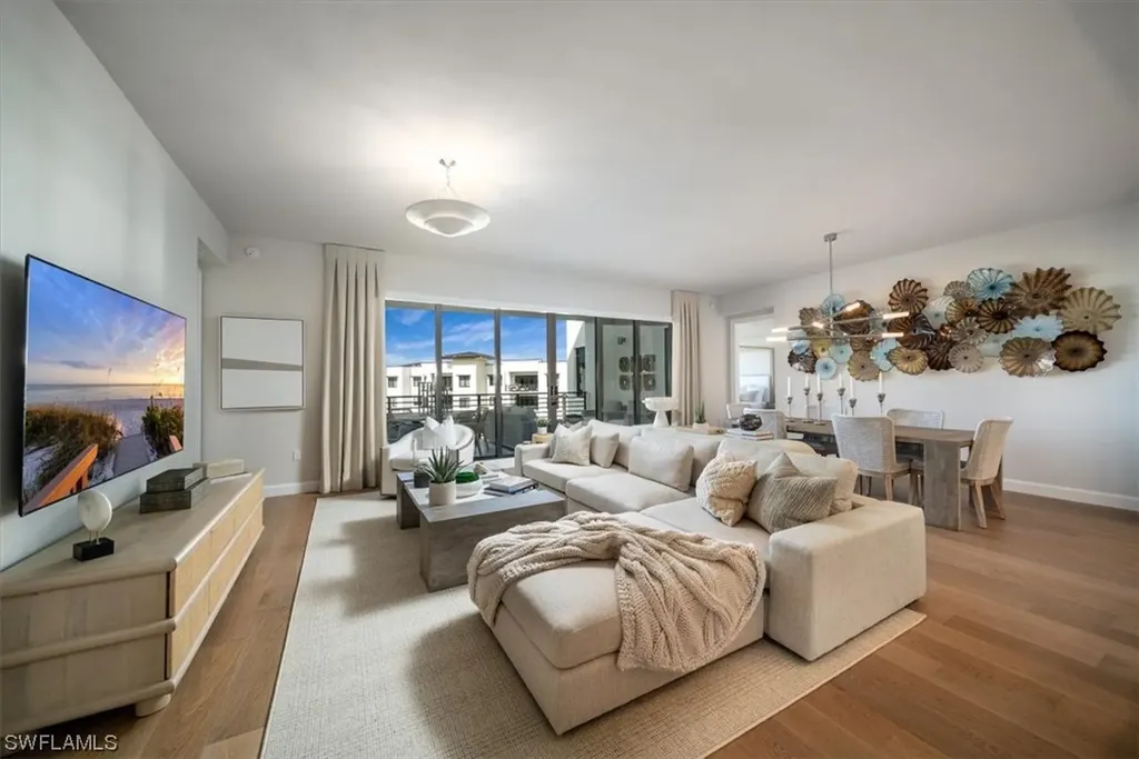 Naples FL, 1125 Central Avenue, Unit 568