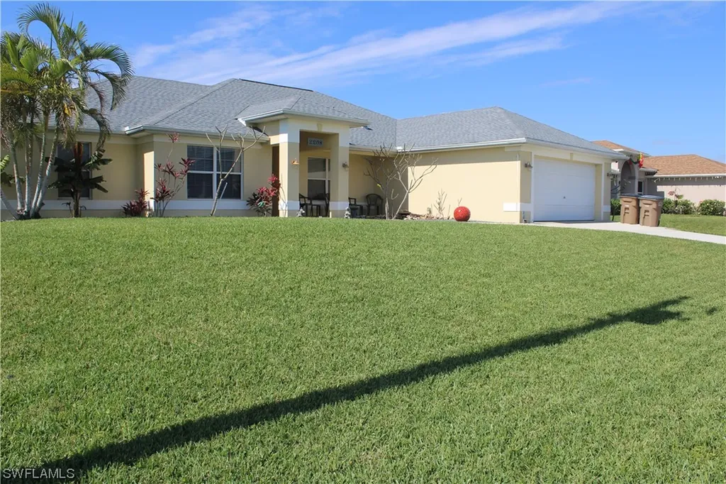 2208 NE 22nd Place Cape Coral FL 33909