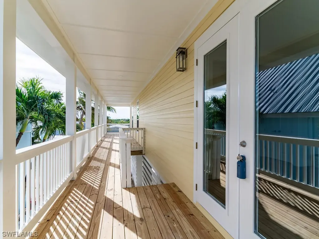 542 Coconut Avenue Goodland FL 34140