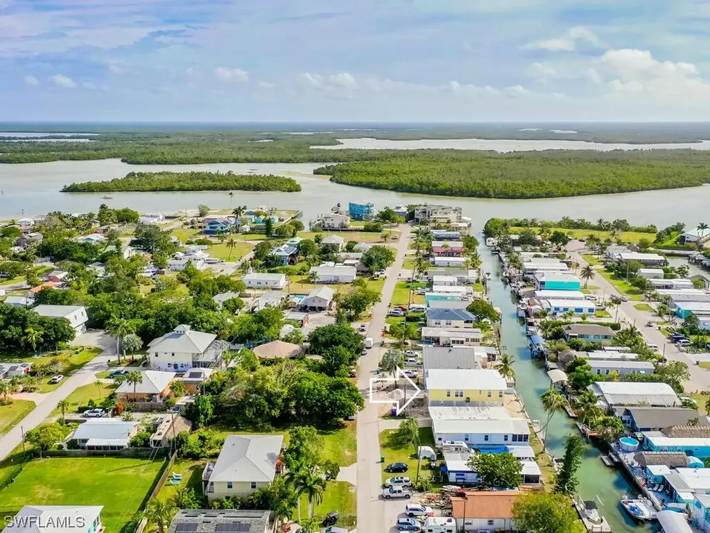 542 Coconut Avenue Goodland FL 34140