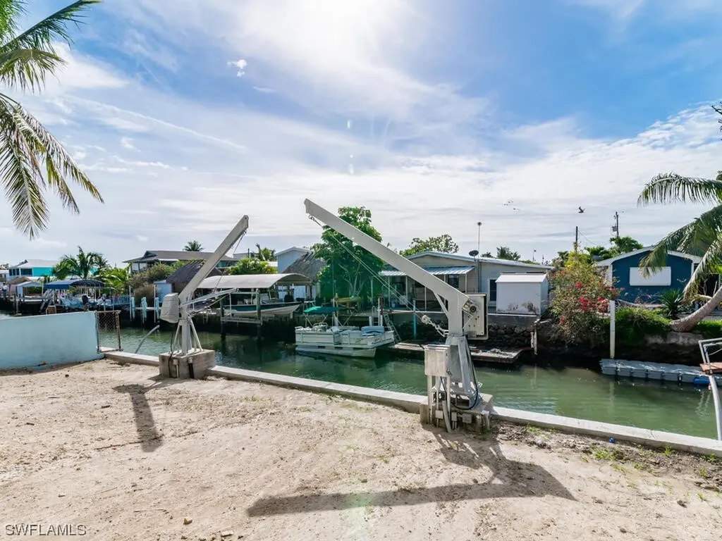 542 Coconut Avenue Goodland FL 34140