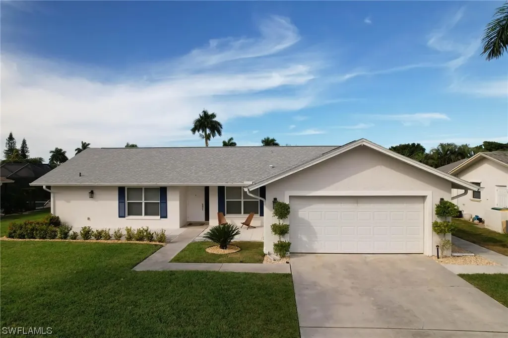 118 Debron Drive Naples FL 34112