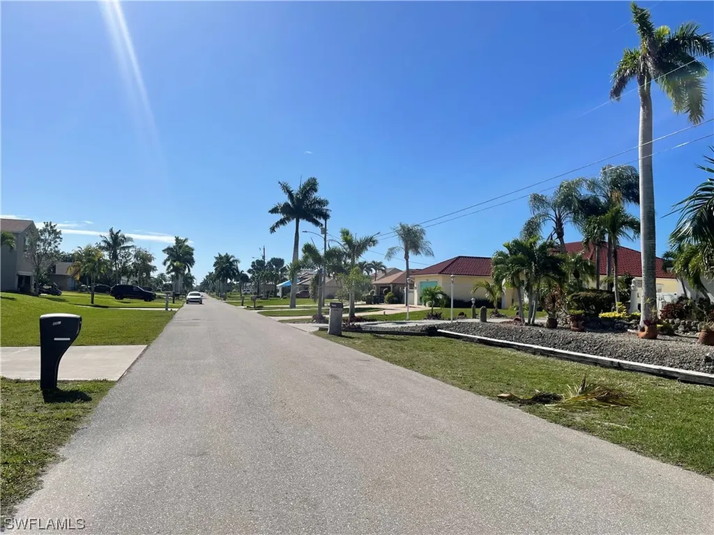 4219 SW 10th Avenue Cape Coral FL 33914