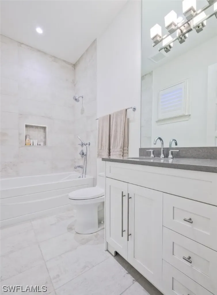 1490 Jewel Box Avenue Naples FL 34102
