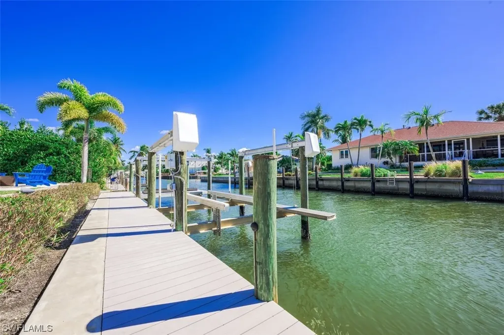 1490 Jewel Box Avenue Naples FL 34102